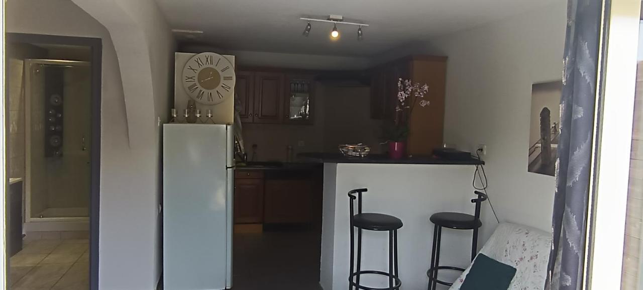 Charmante Maison Avec Piscine Anneyron Exterior foto